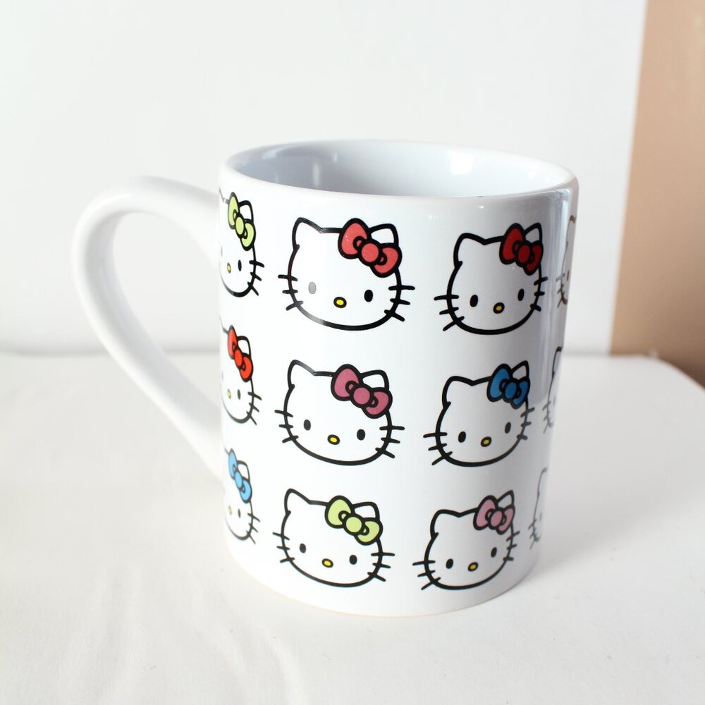 🍁4/$20 Hello Kitty Faces & Bows Mug 14 Oz
